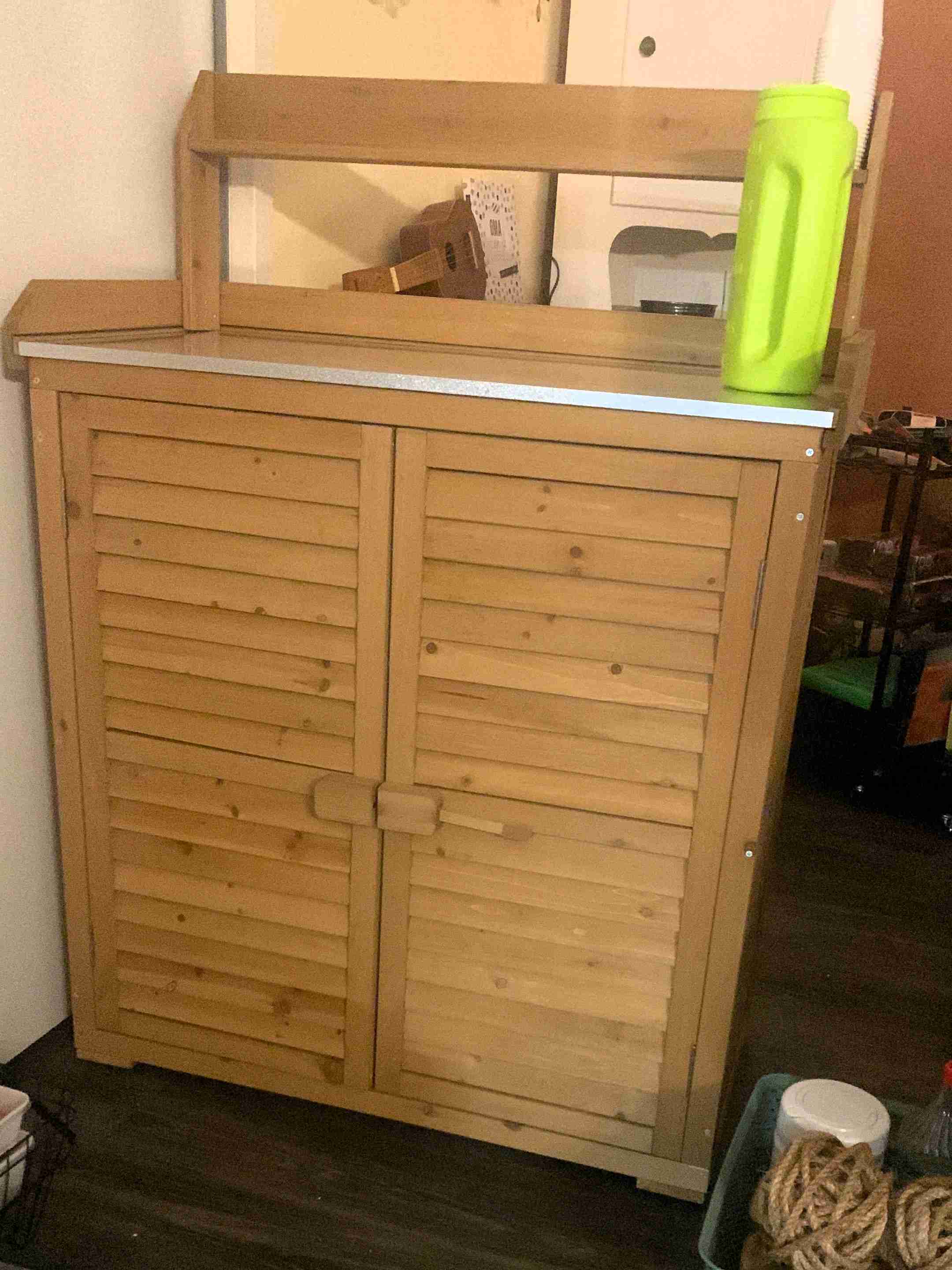 Een pleintje voor de tuinkast